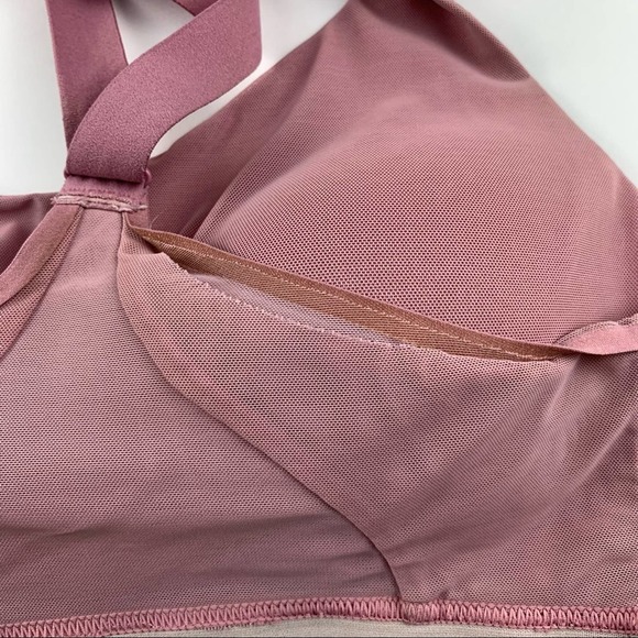 Victoria’s Secret Sports Bra 32D - Picture 5 of 9